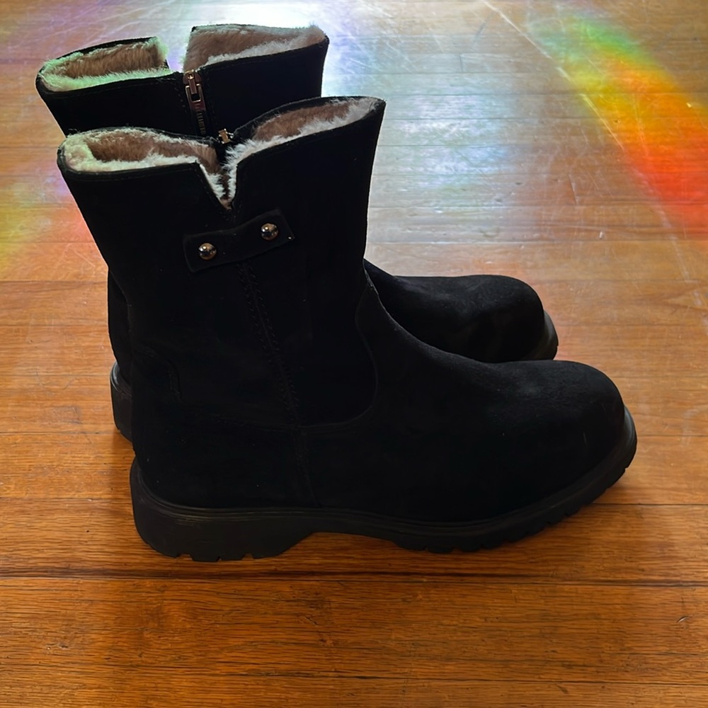 La Canadienne Hunter boots shearling lined suede. Black size 10